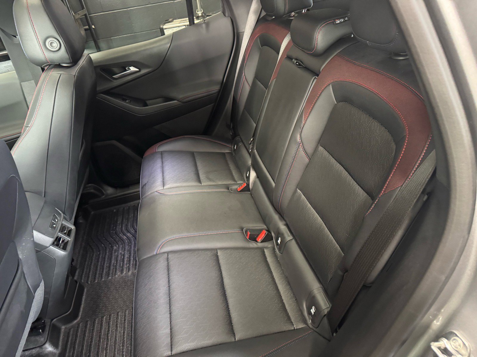 Used 2025 Chevrolet Equinox RS w/ Safety and Technology Package AWD/4WD image 11