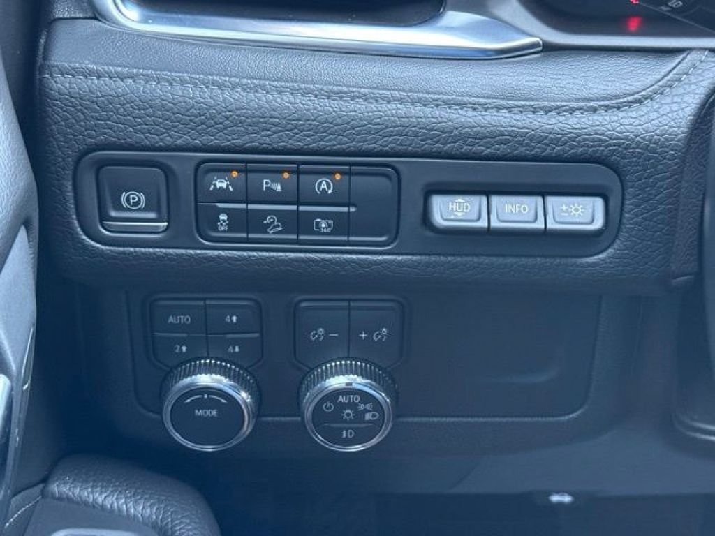 Used 2024 GMC Yukon Denali AWD/4WD image 54