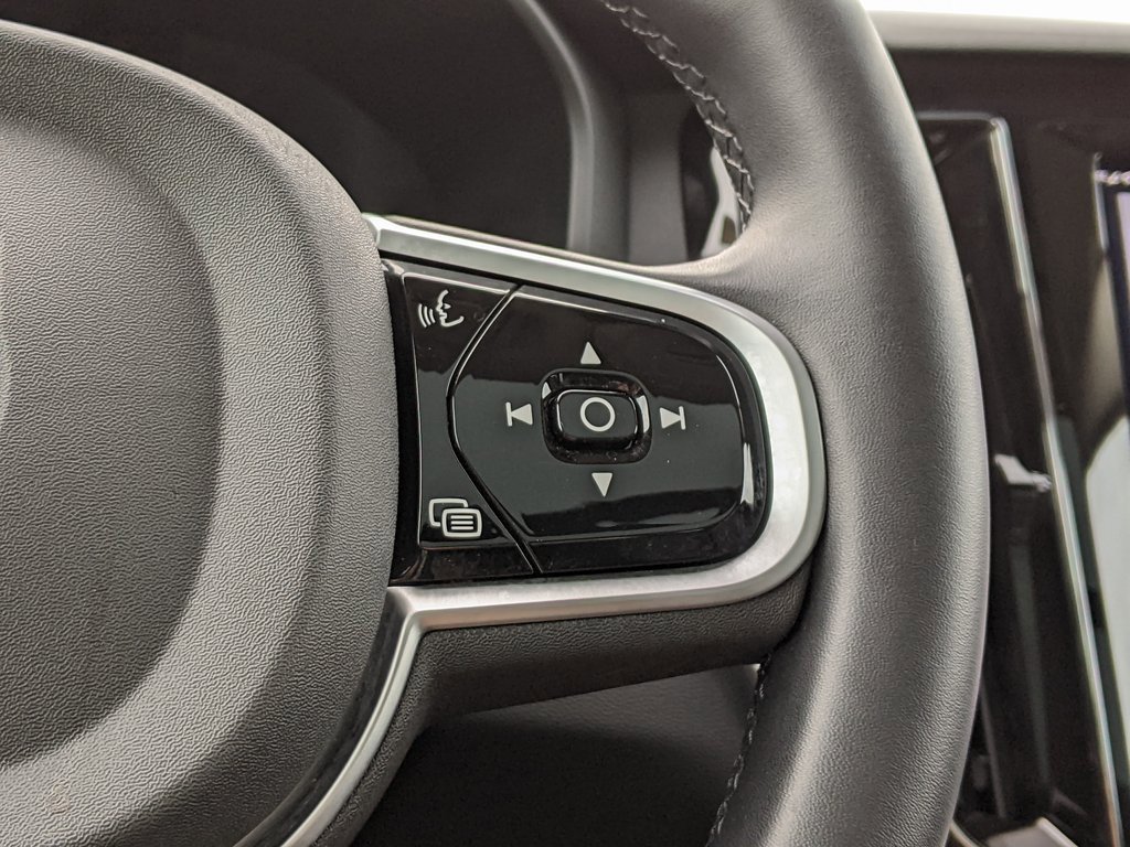 Certified 2025 Volvo V60 B5 Cross Country Plus image 15