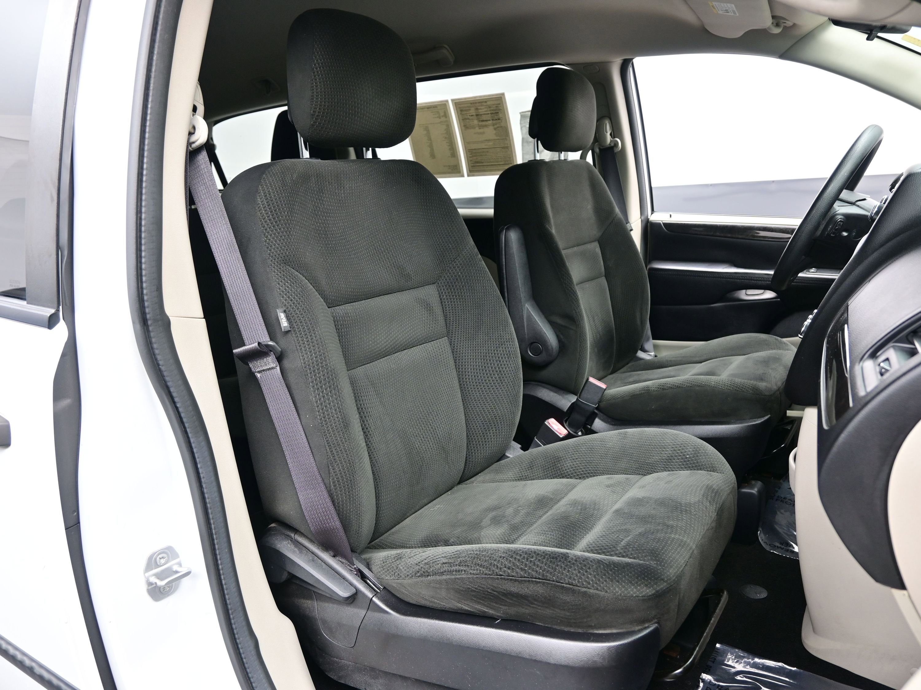 Used 2016 Dodge Grand Caravan American Value Package image 12