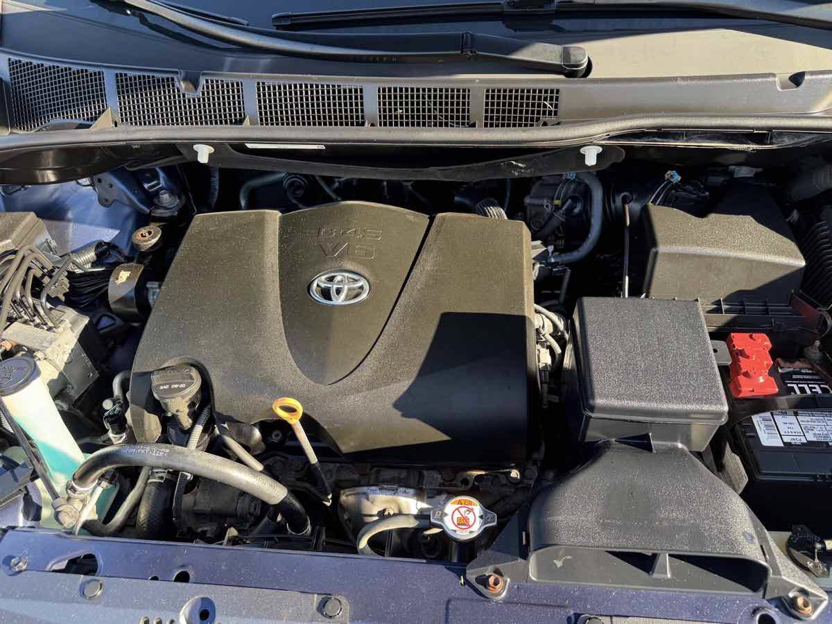 Used 2020 Toyota Sienna XLE Premium AWD/4WD image 25