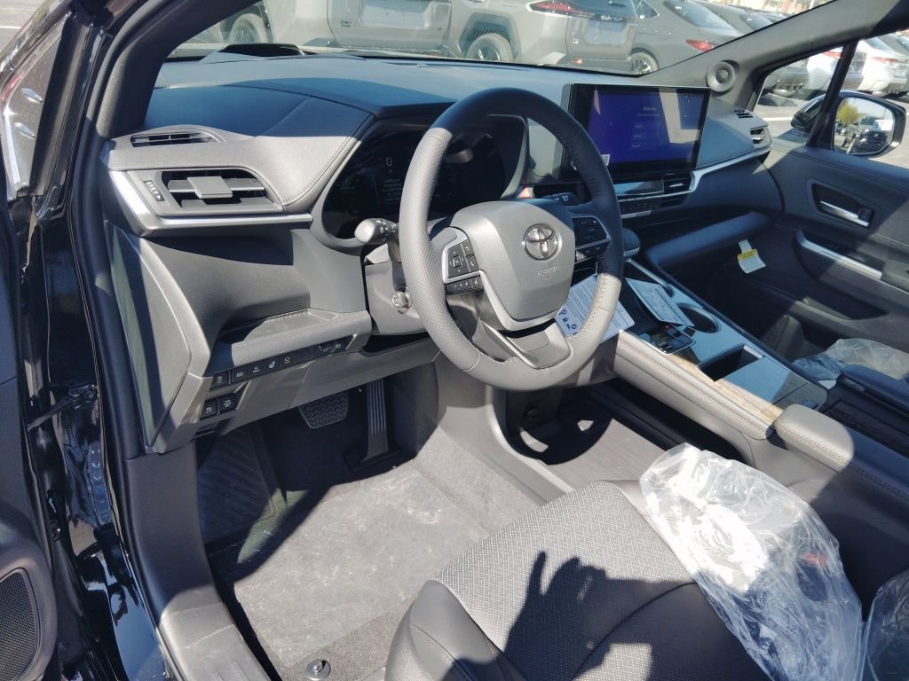 New 2026 Toyota Sienna Platinum AWD/4WD image 7