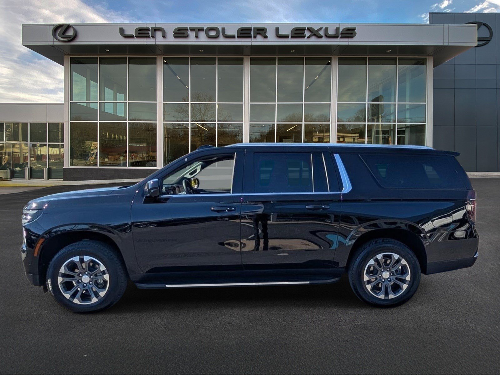 Used 2025 Chevrolet Suburban LS w/ LPO, Dark Essentials Package RWD image 6