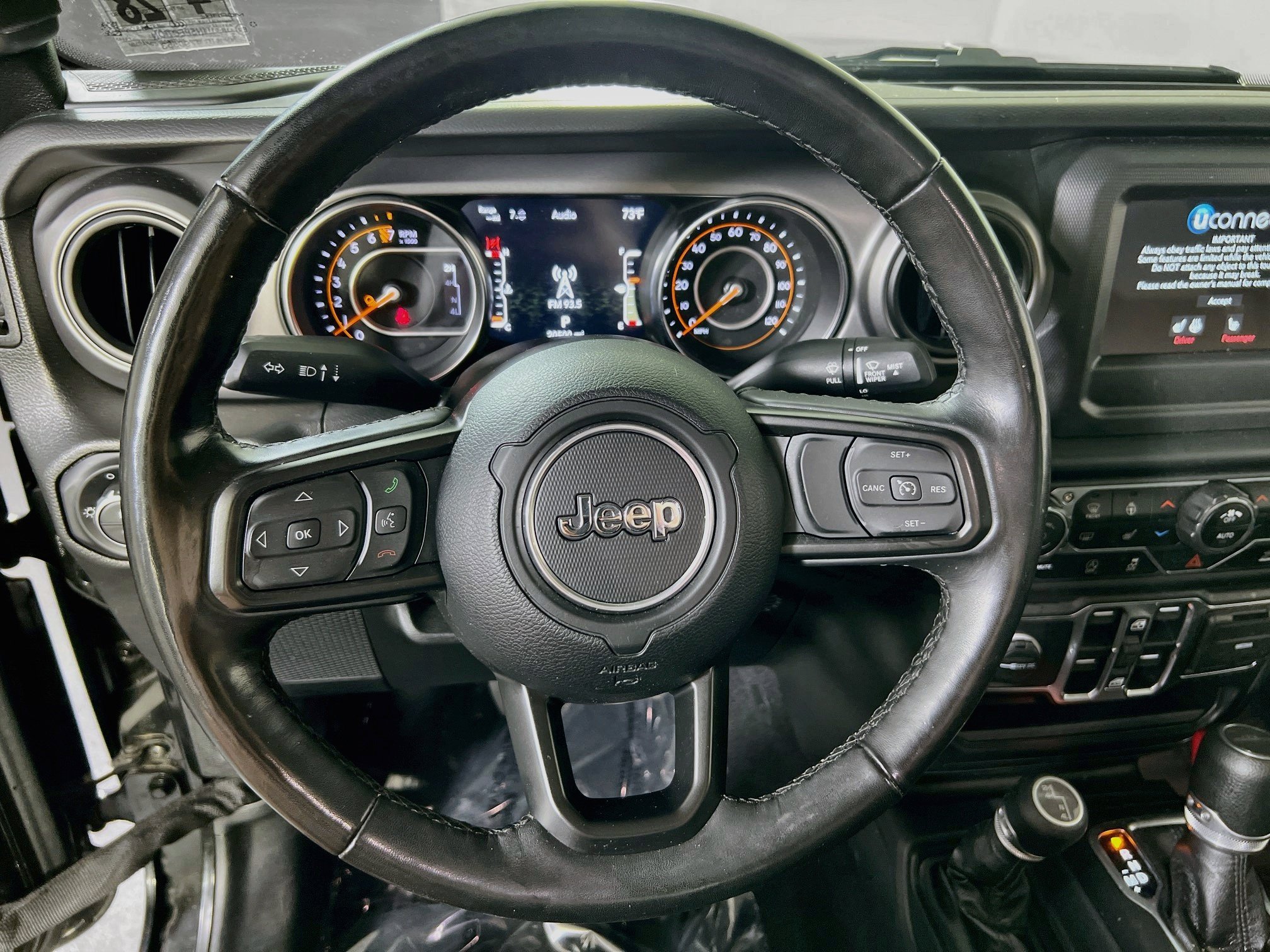 Used 2023 Jeep Gladiator Sport AWD/4WD image 11
