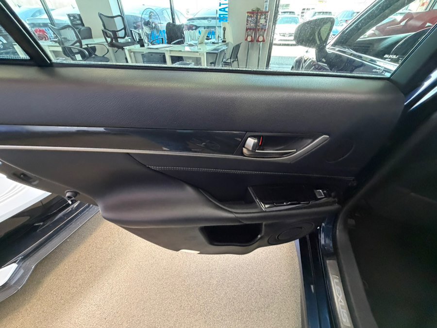Used 2016 Lexus GS 200t image 19