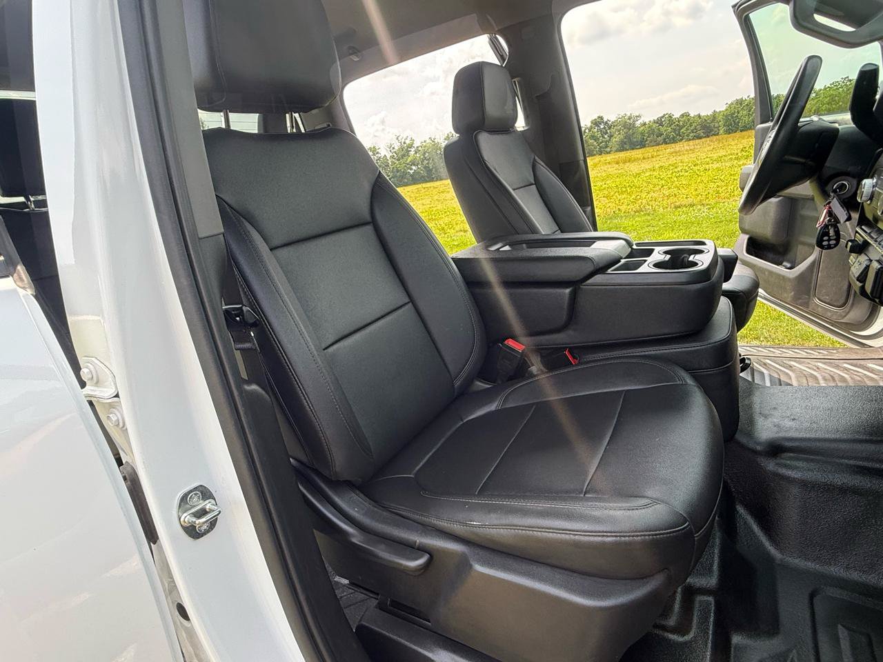 Used 2021 GMC Sierra 3500 4x4 Crew Cab w/ Convenience Package image 17