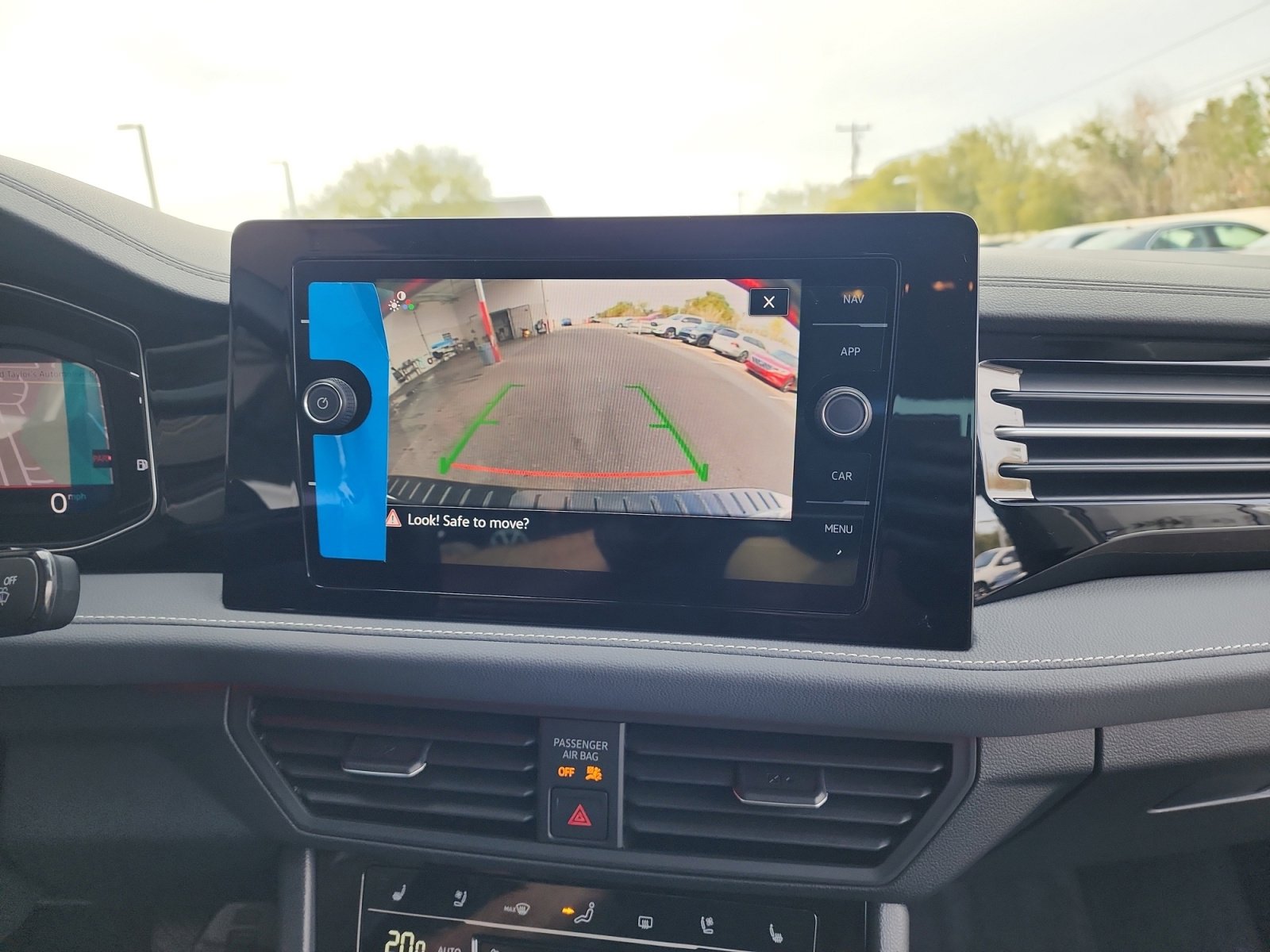 Certified 2025 Volkswagen Jetta SEL image 29