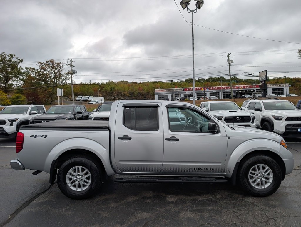 Used 2020 Nissan Frontier SV w/ SV Utility Package image 9
