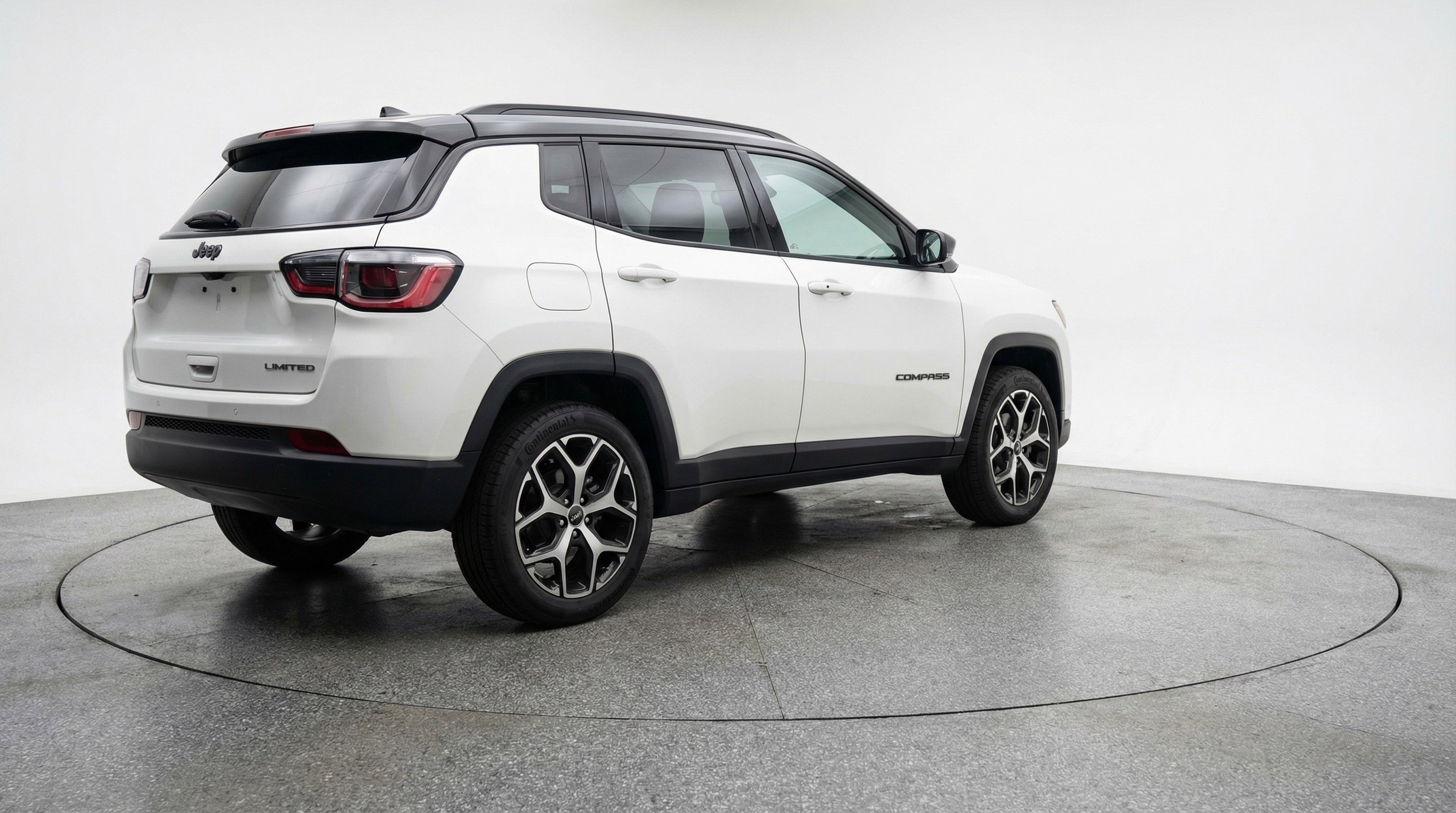 Used 2025 Jeep Compass Limited AWD/4WD image 9