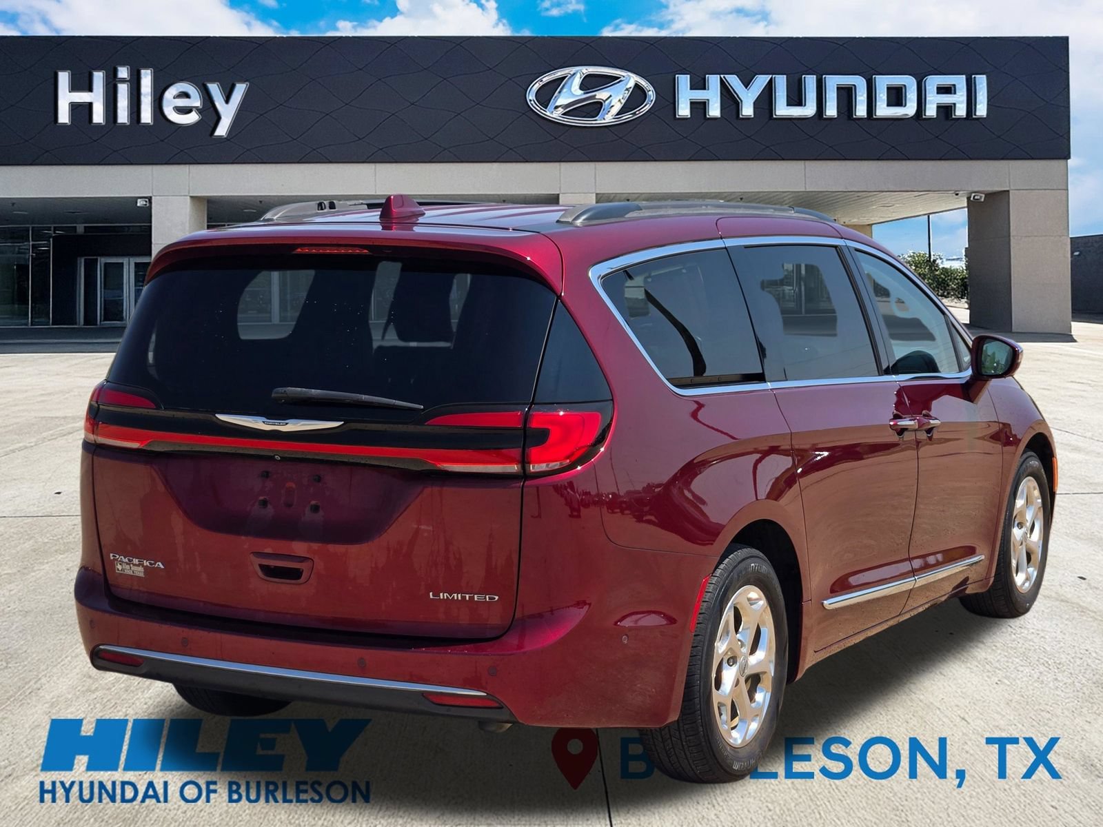Used 2022 Chrysler Pacifica Limited FWD image 4