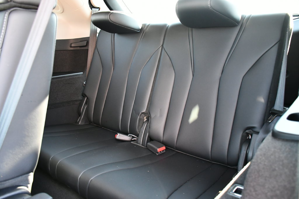 Certified 2026 Acura MDX w/ Technology Package FWD image 28