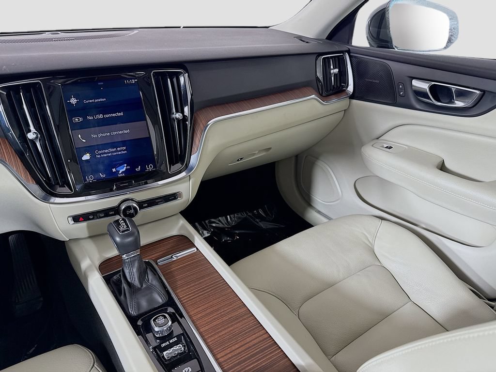 Used 2019 Volvo S60 T5 Momentum w/ Multimedia Package FWD image 24