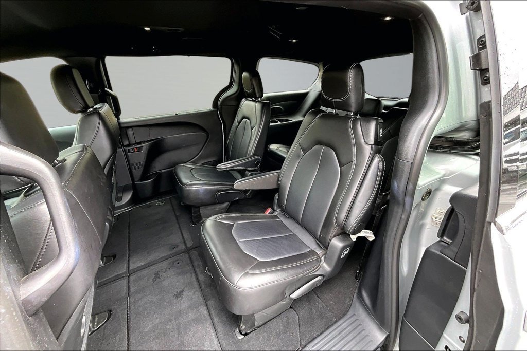 Certified 2026 Chrysler Pacifica Select FWD image 19