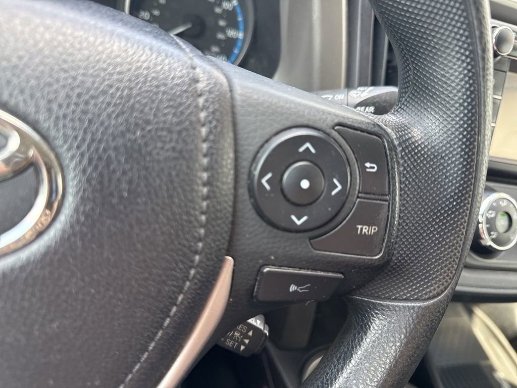 Used 2018 Toyota RAV4 LE w/ All Weather Liner Package AWD/4WD image 24