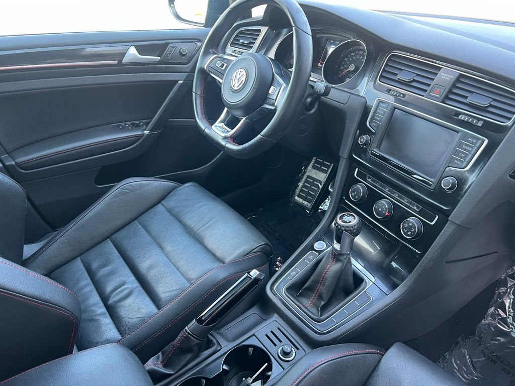 Used 2017 Volkswagen GTI SE FWD image 31