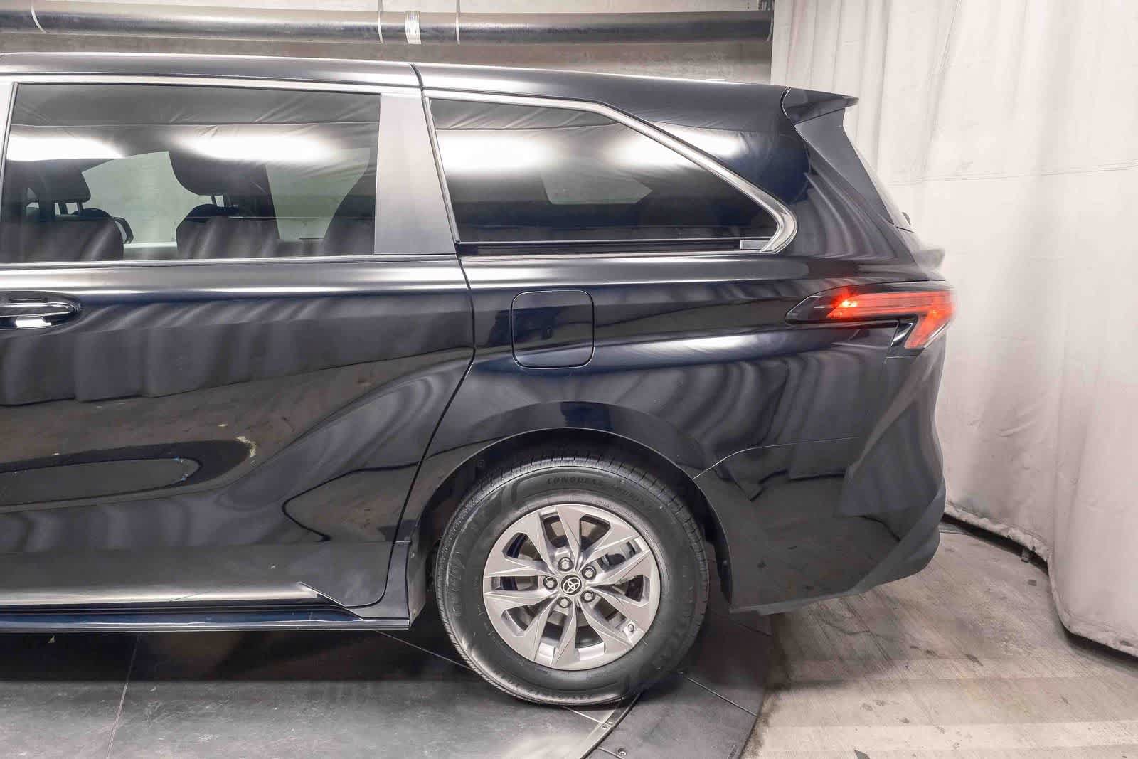 Used 2022 Toyota Sienna LE FWD image 8