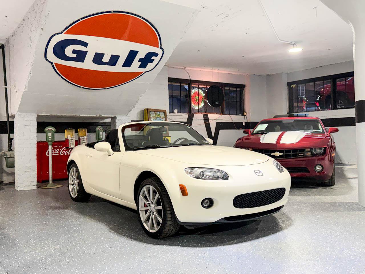 Used 2008 MAZDA MX-5 Miata Touring RWD image 3