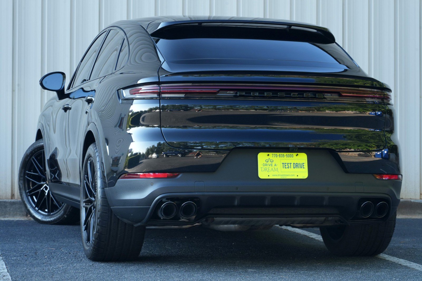 Used 2025 Porsche Cayenne Coupe AWD/4WD image 6