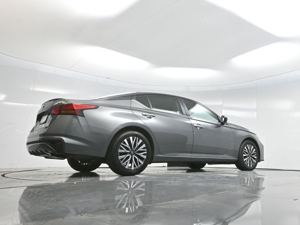 Used 2024 Nissan Altima 2.5 SV image 60