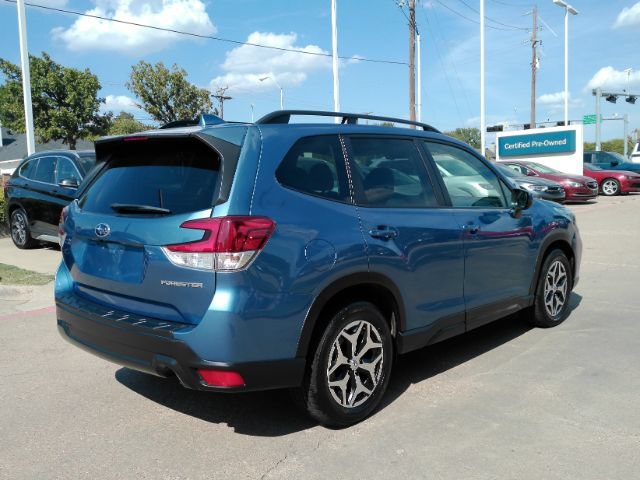 Used 2020 Subaru Forester Premium AWD/4WD image 6