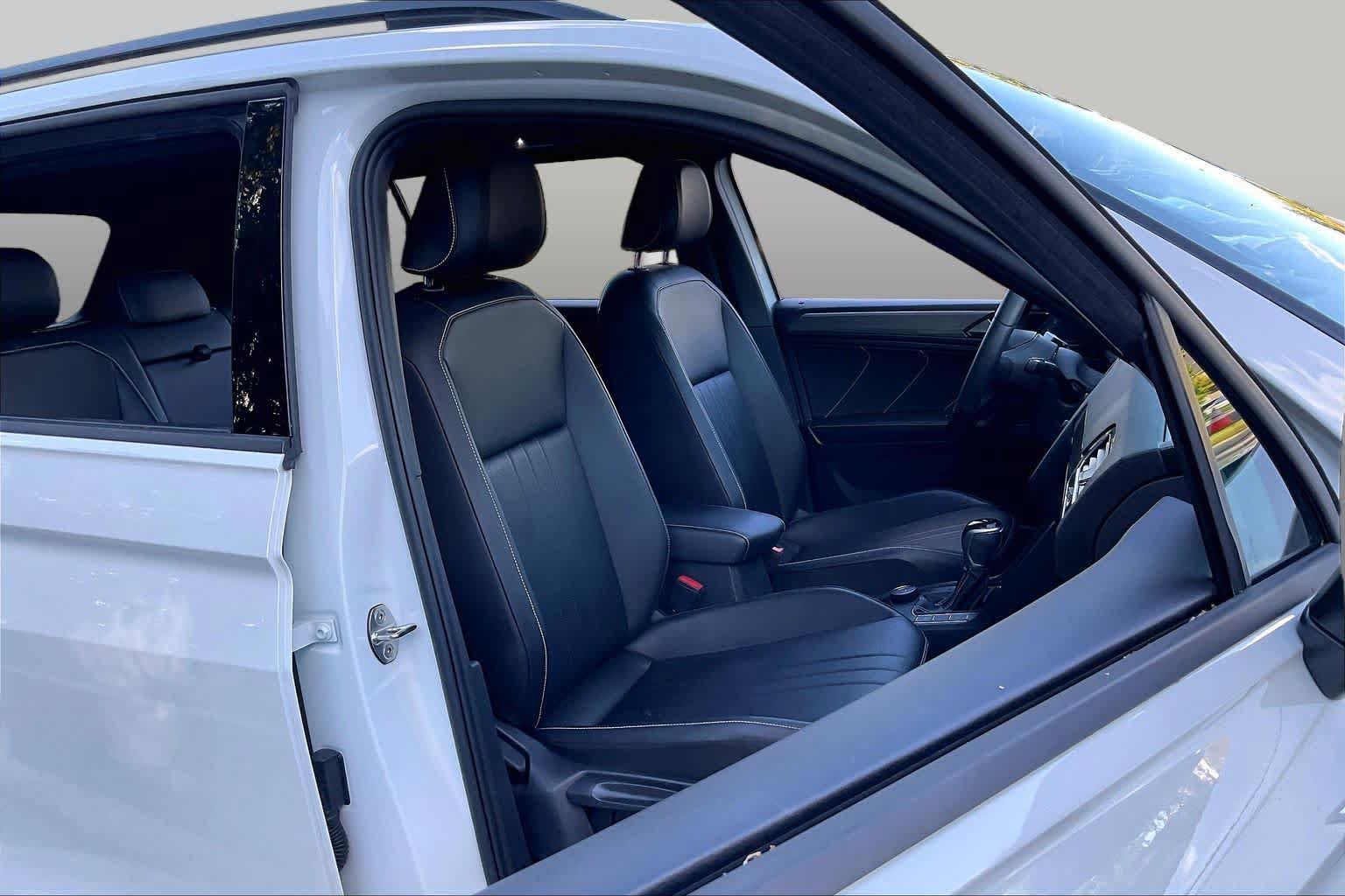 Used 2022 Volkswagen Tiguan SE R-Line AWD/4WD image 8