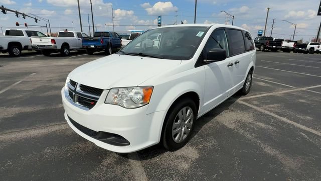 Used 2020 Dodge Grand Caravan SE w/ UConnect Hands-Free Group FWD image 4
