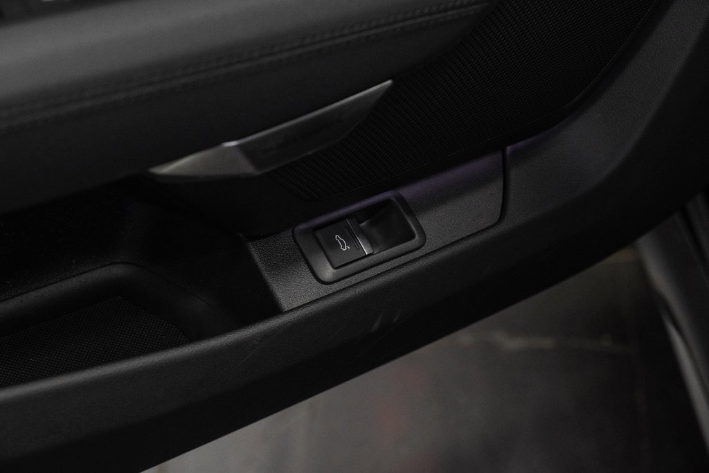 Used 2024 Audi e-tron GT Prestige image 45