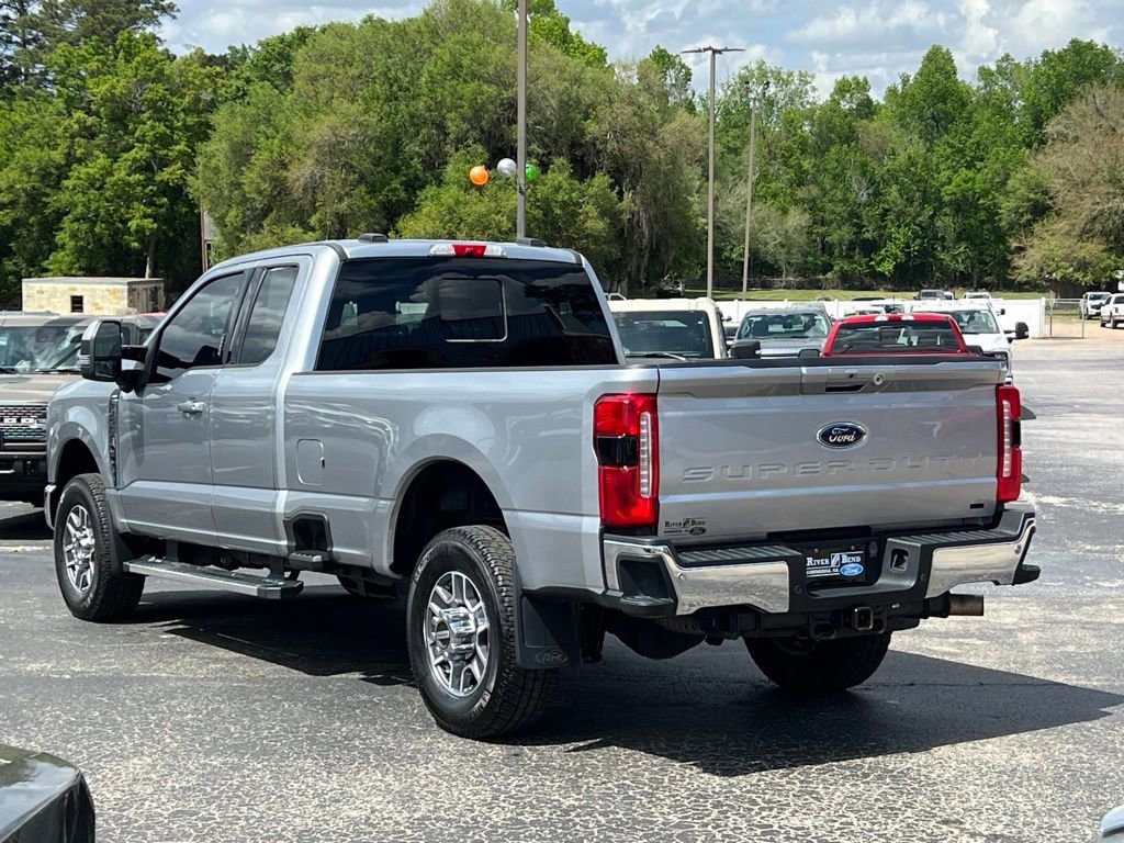 Used 2023 Ford F250 Lariat image 3