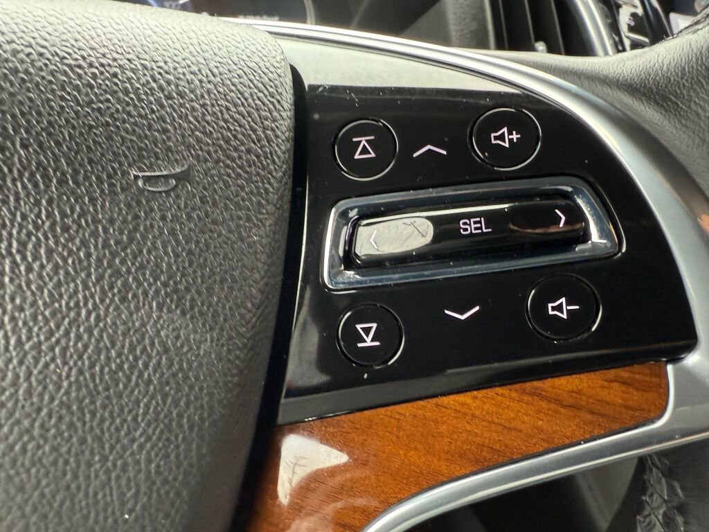 Used 2020 Cadillac Escalade Luxury image 15