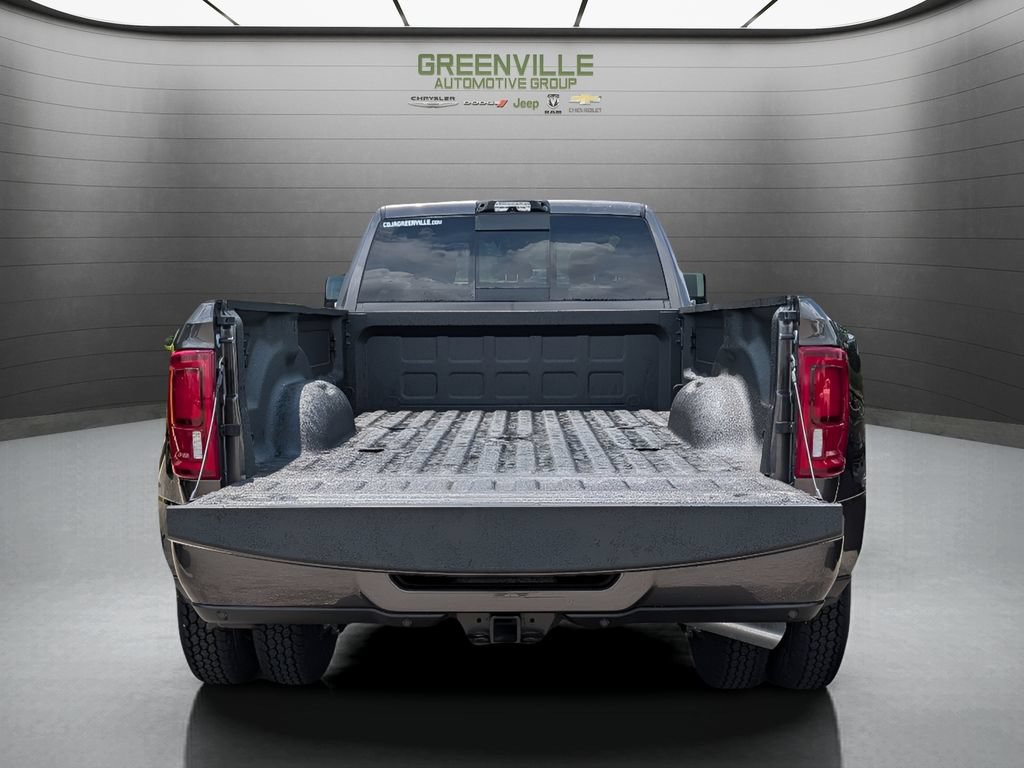 New 2026 RAM 3500 Big Horn AWD/4WD image 6