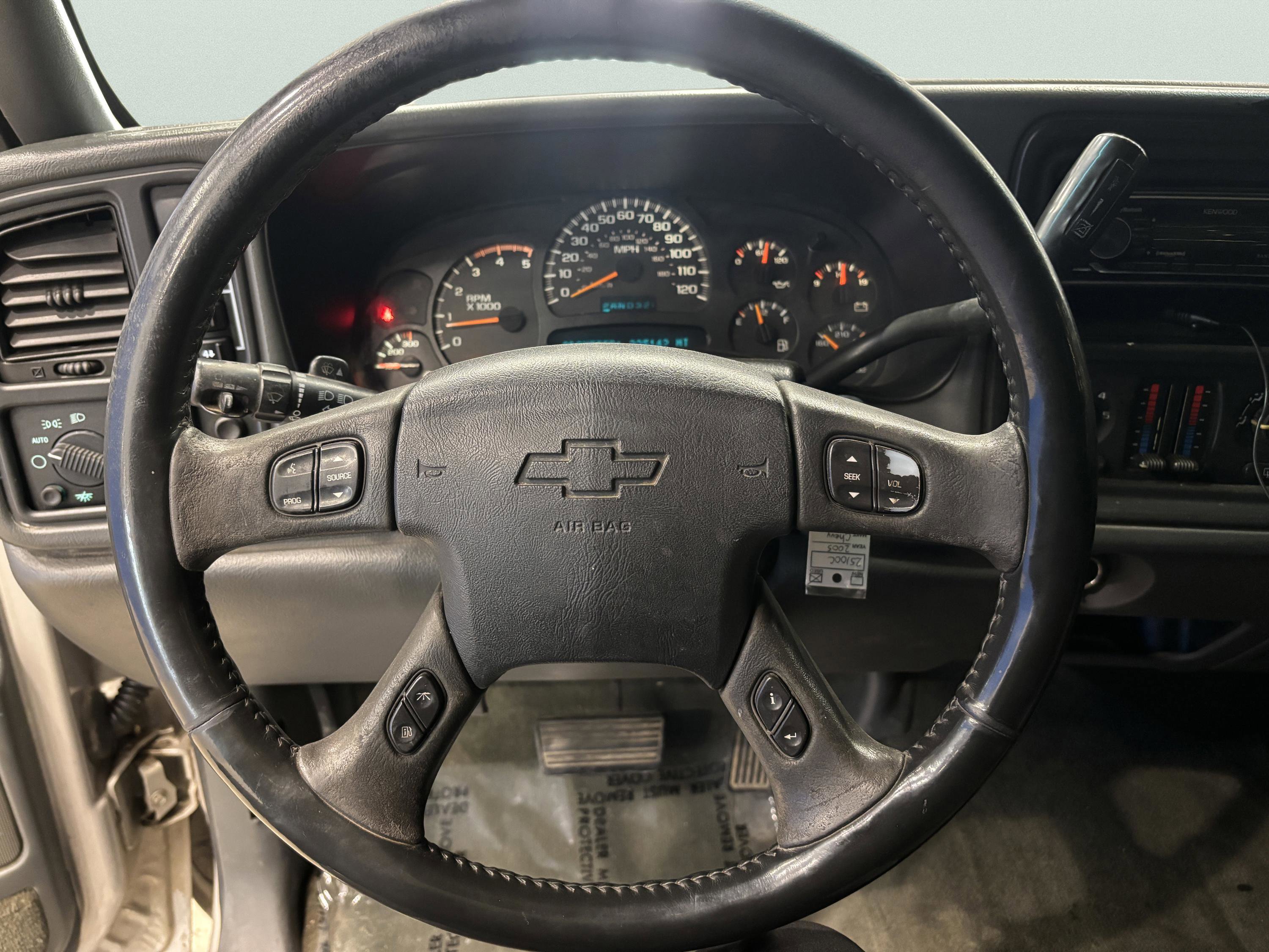 Used 2005 Chevrolet Silverado 2500 LS w/ Heavy-Duty Power Package image 19