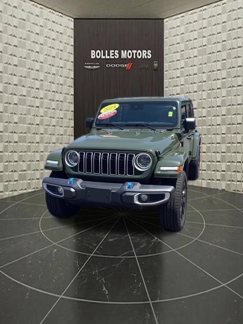 Used 2024 Jeep Wrangler Unlimited Sahara AWD/4WD image 11