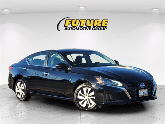 Certified 2025 Nissan Altima 2.5 S image 1