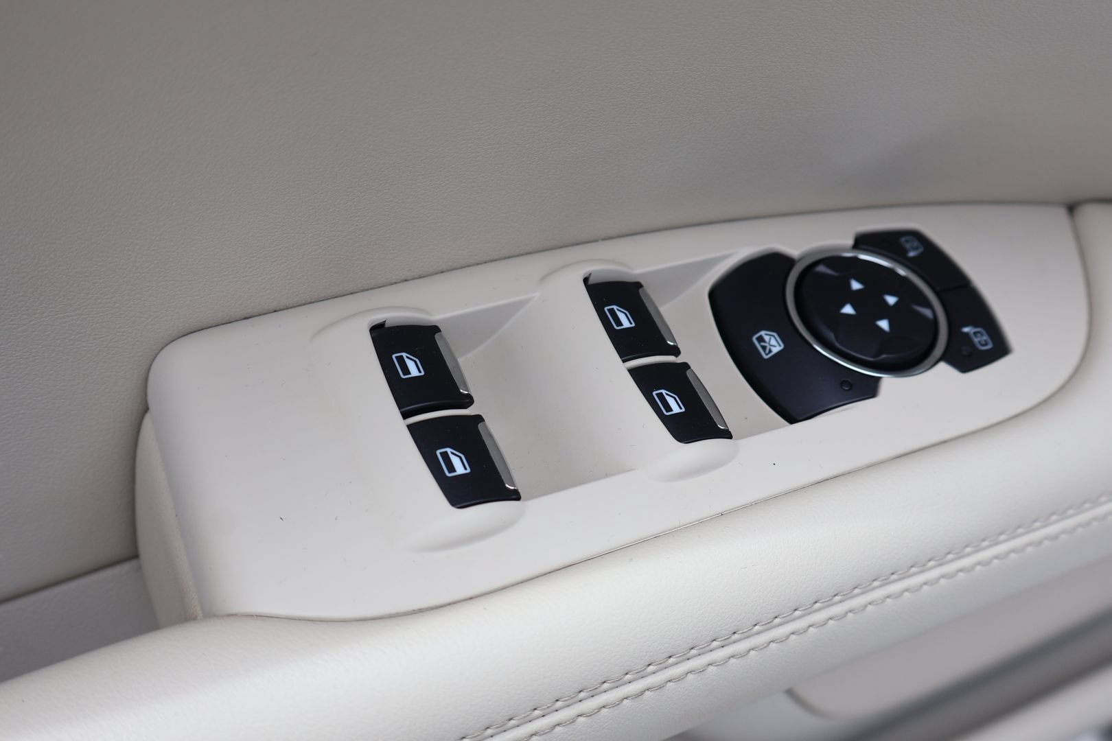 Used 2019 Lincoln MKZ Premiere FWD image 11