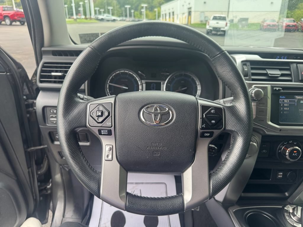 Used 2016 Toyota 4Runner SR5 AWD/4WD image 15