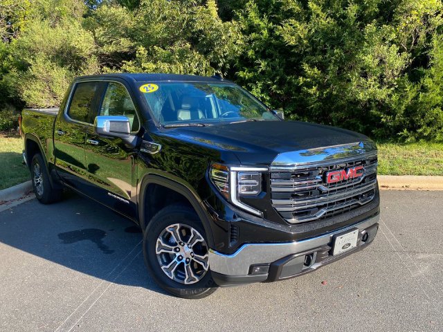 Used 2025 GMC Sierra 1500 SLT AWD/4WD image 1