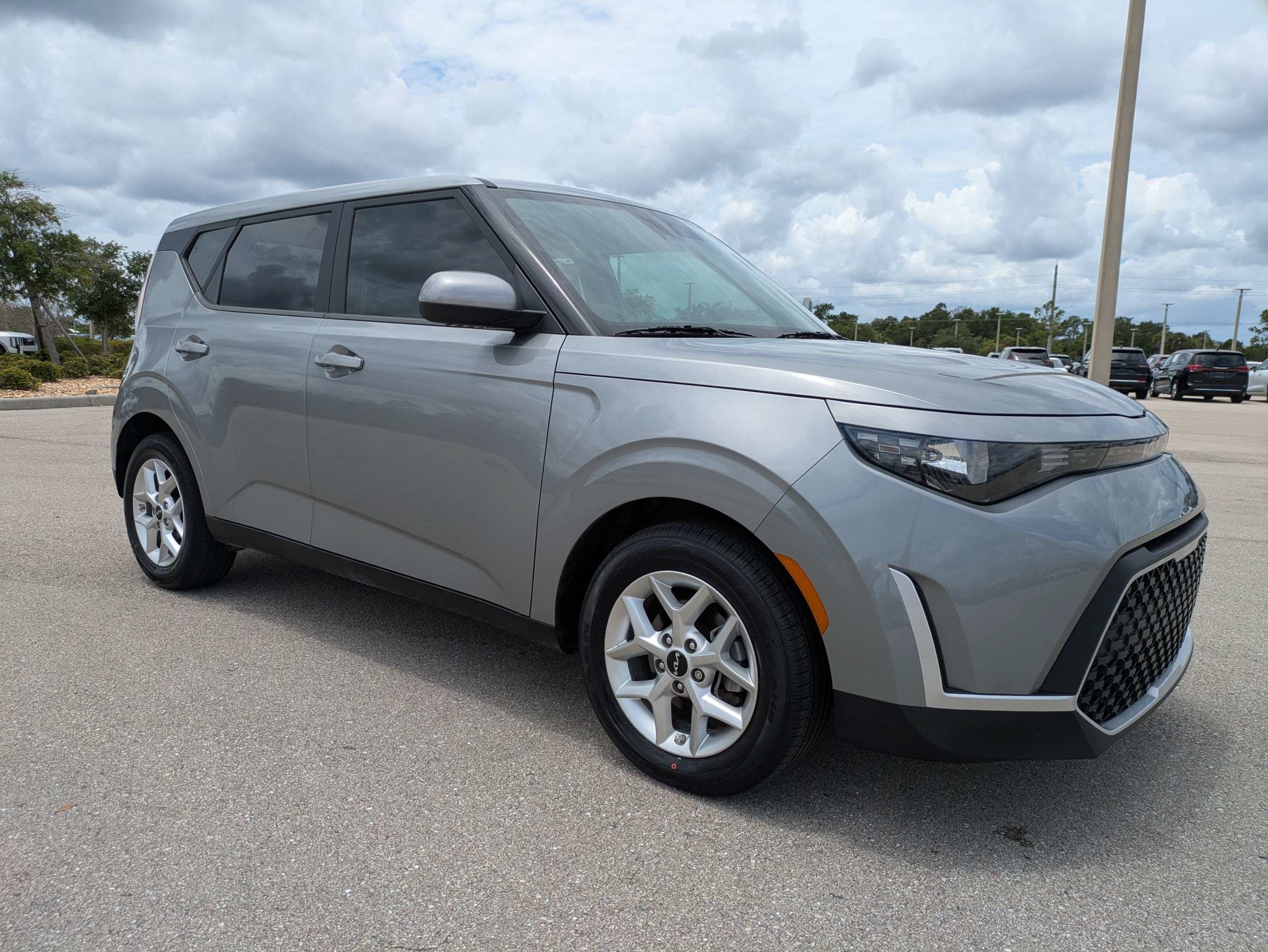 Certified 2023 Kia Soul LX w/ Option Group 015 FWD image 2