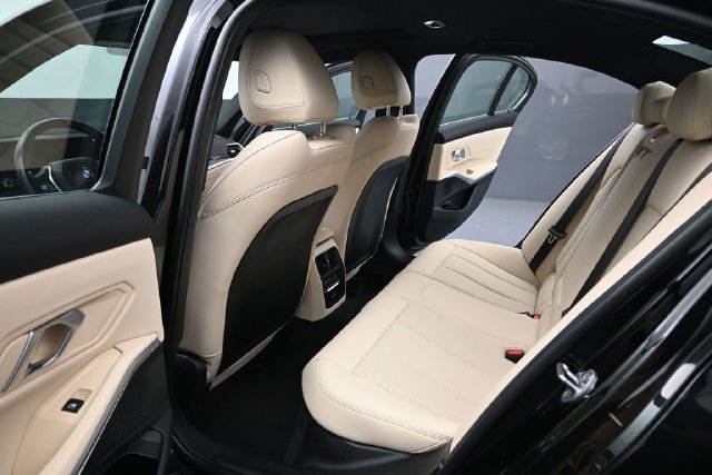 Certified 2024 BMW 330i Sedan w/ Convenience Package RWD image 19