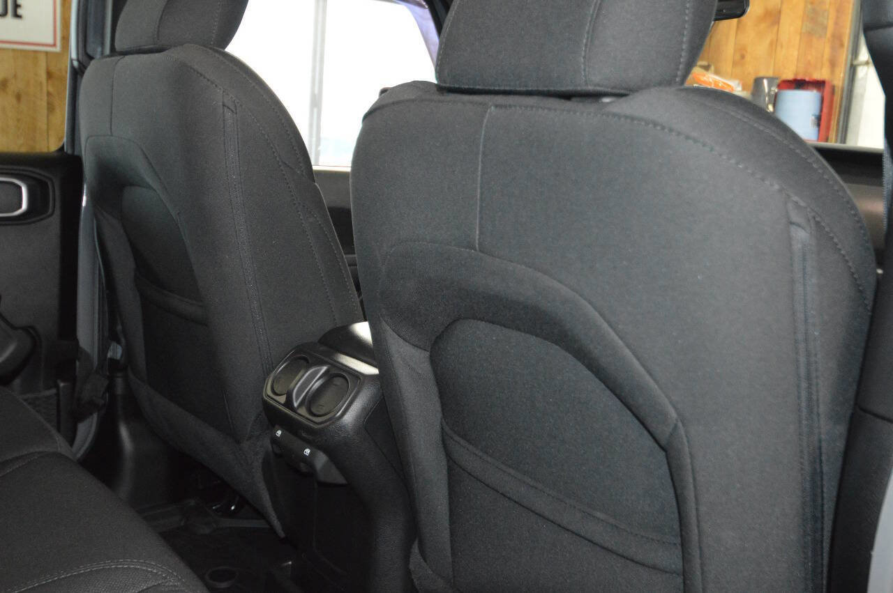 Used 2023 Jeep Wrangler Unlimited w/ Cold Weather Group image 19