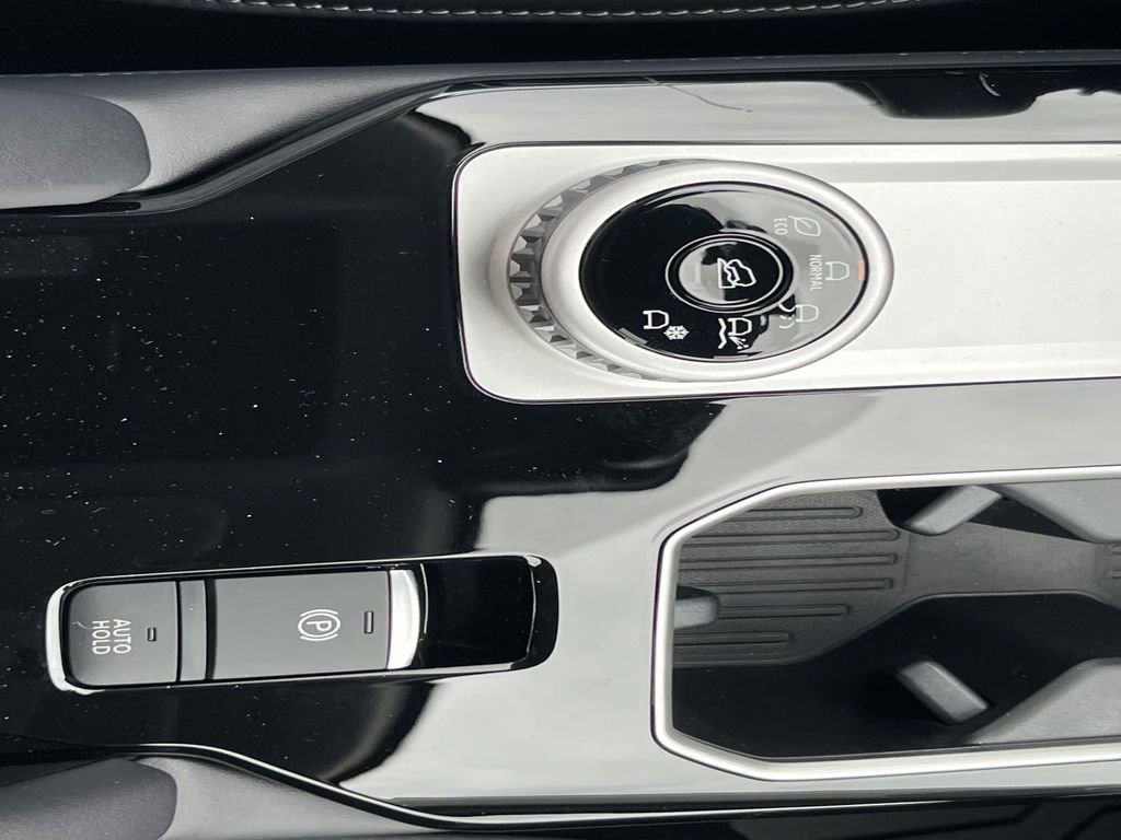 New 2026 Mitsubishi Outlander SE image 21