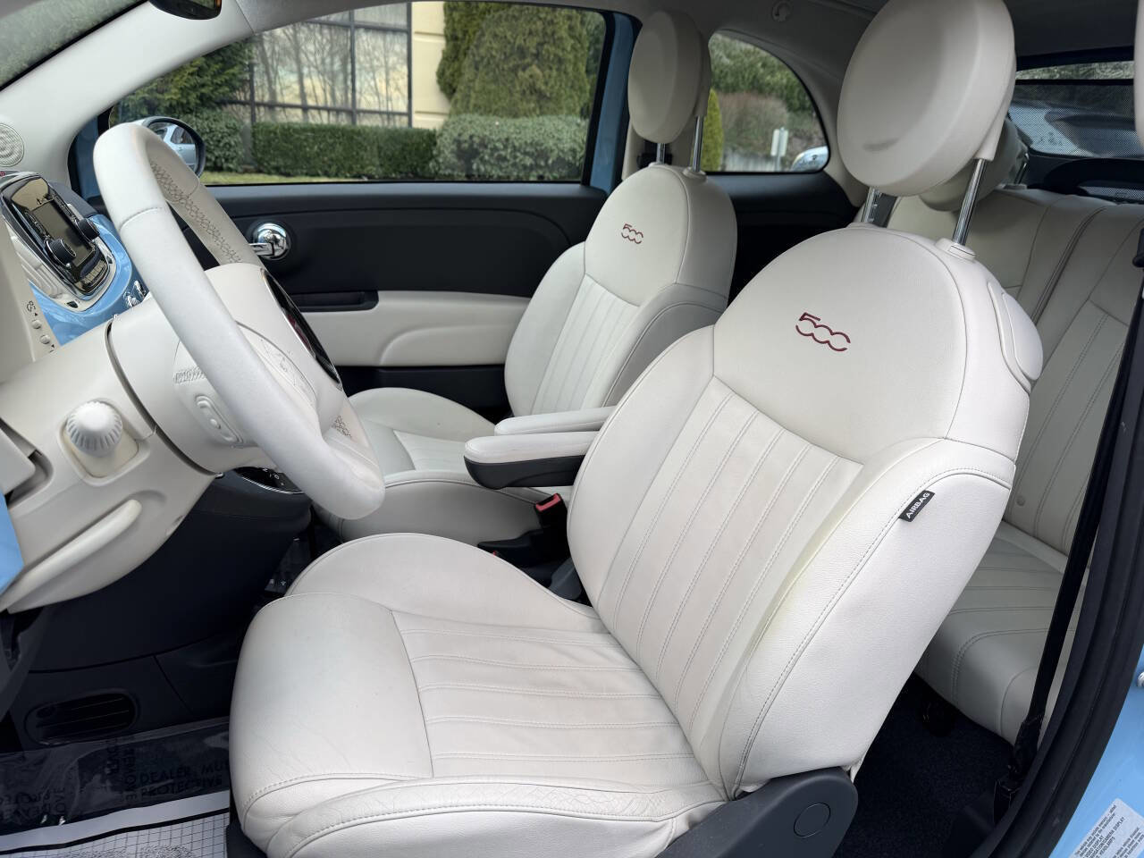 Used 2017 FIAT 500 Lounge image 11