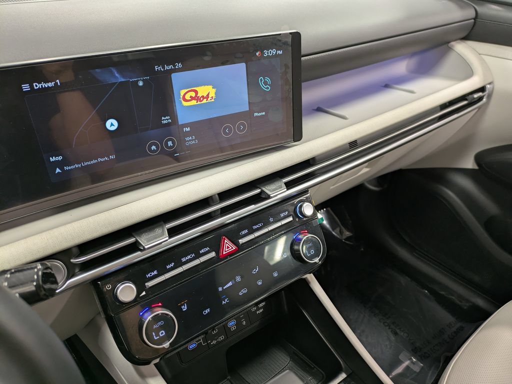 Certified 2025 Hyundai Tucson SEL AWD/4WD image 11
