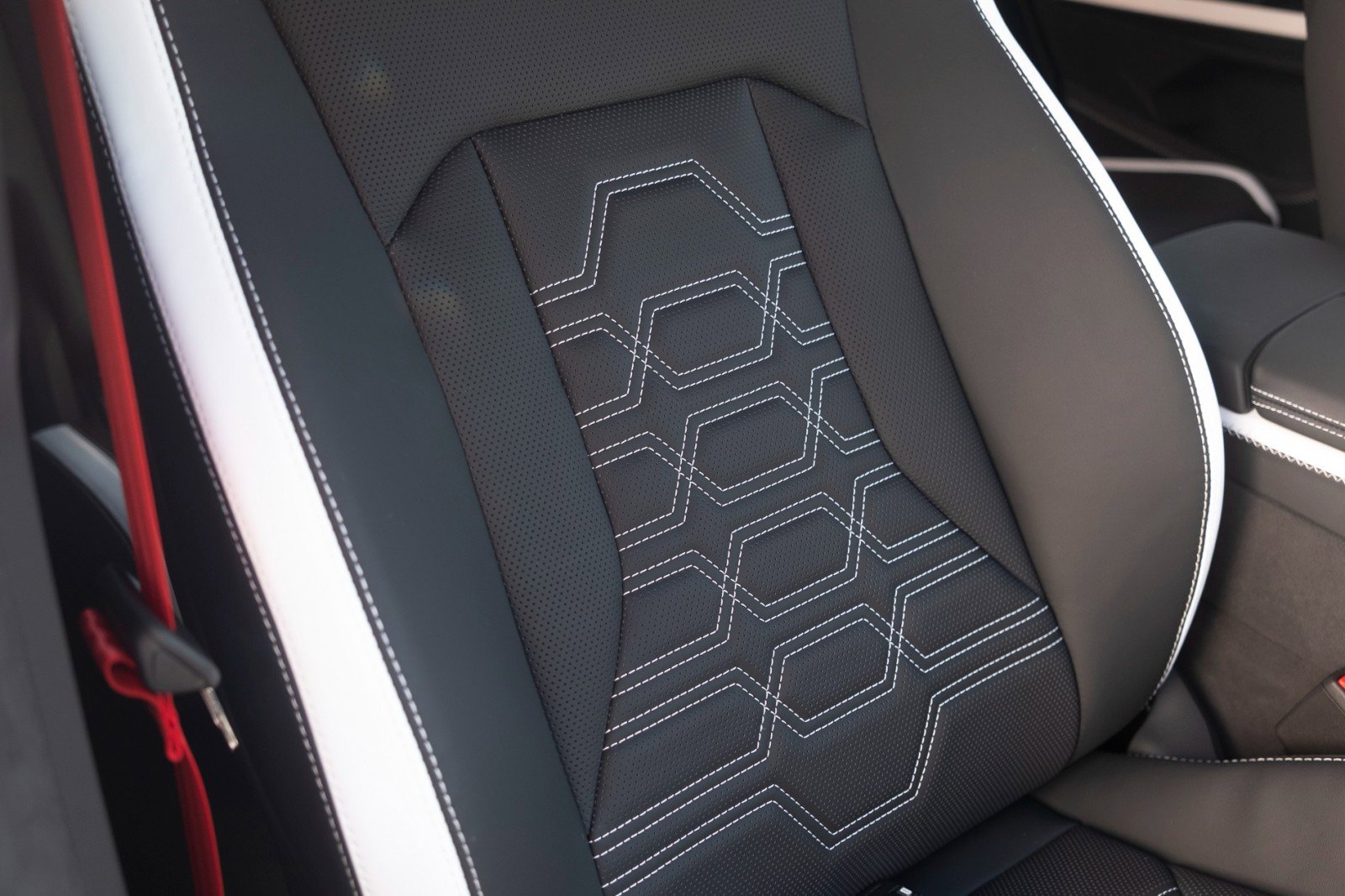 Used 2025 Lamborghini Urus SE AWD/4WD image 8