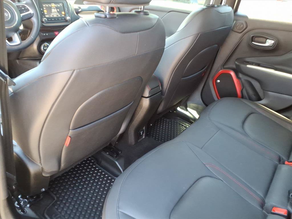Used 2016 Jeep Renegade Trailhawk w/ Premium Trailhawk Package AWD/4WD image 15