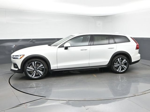 New 2026 Volvo V60 B5 Cross Country Plus w/ Climate Package AWD/4WD image 6