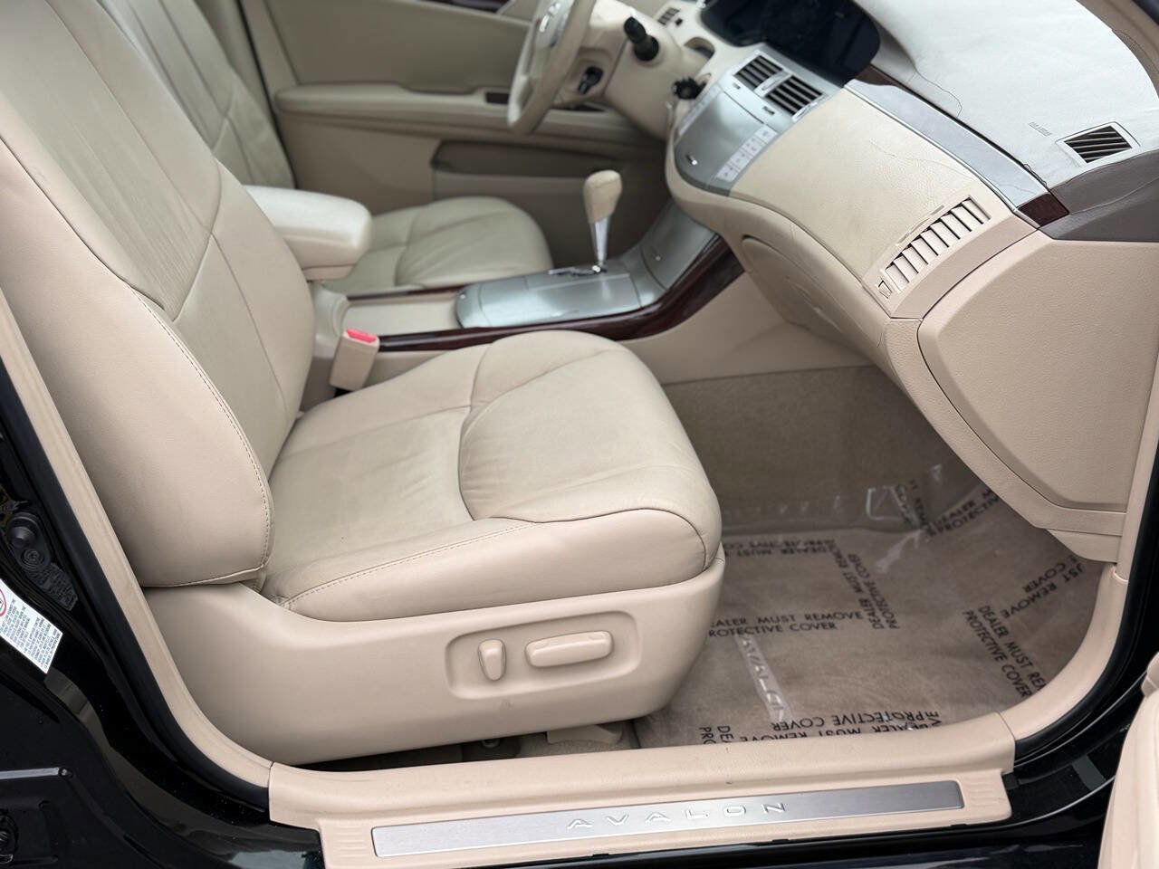Used 2008 Toyota Avalon XLS image 92