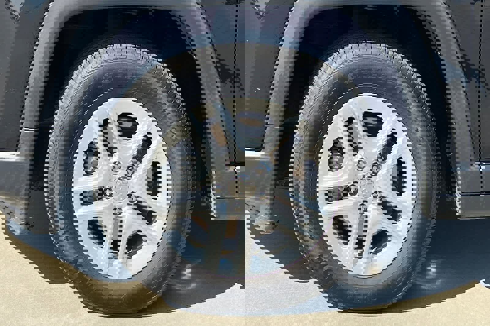 Used 2021 Jeep Compass Sport image 35