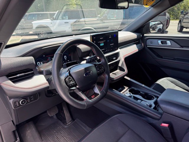 Used 2025 Ford Explorer ST AWD/4WD image 29