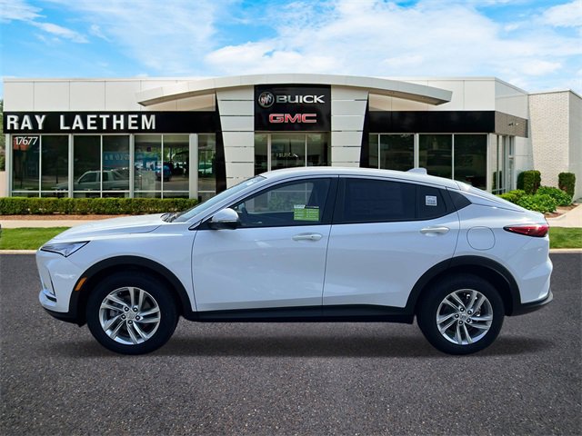 Used 2025 Buick Envista Preferred w/ Convenience I Package image 2