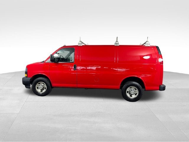 Used 2019 Chevrolet Express 3500 w/ Driver Convenience Package RWD image 2